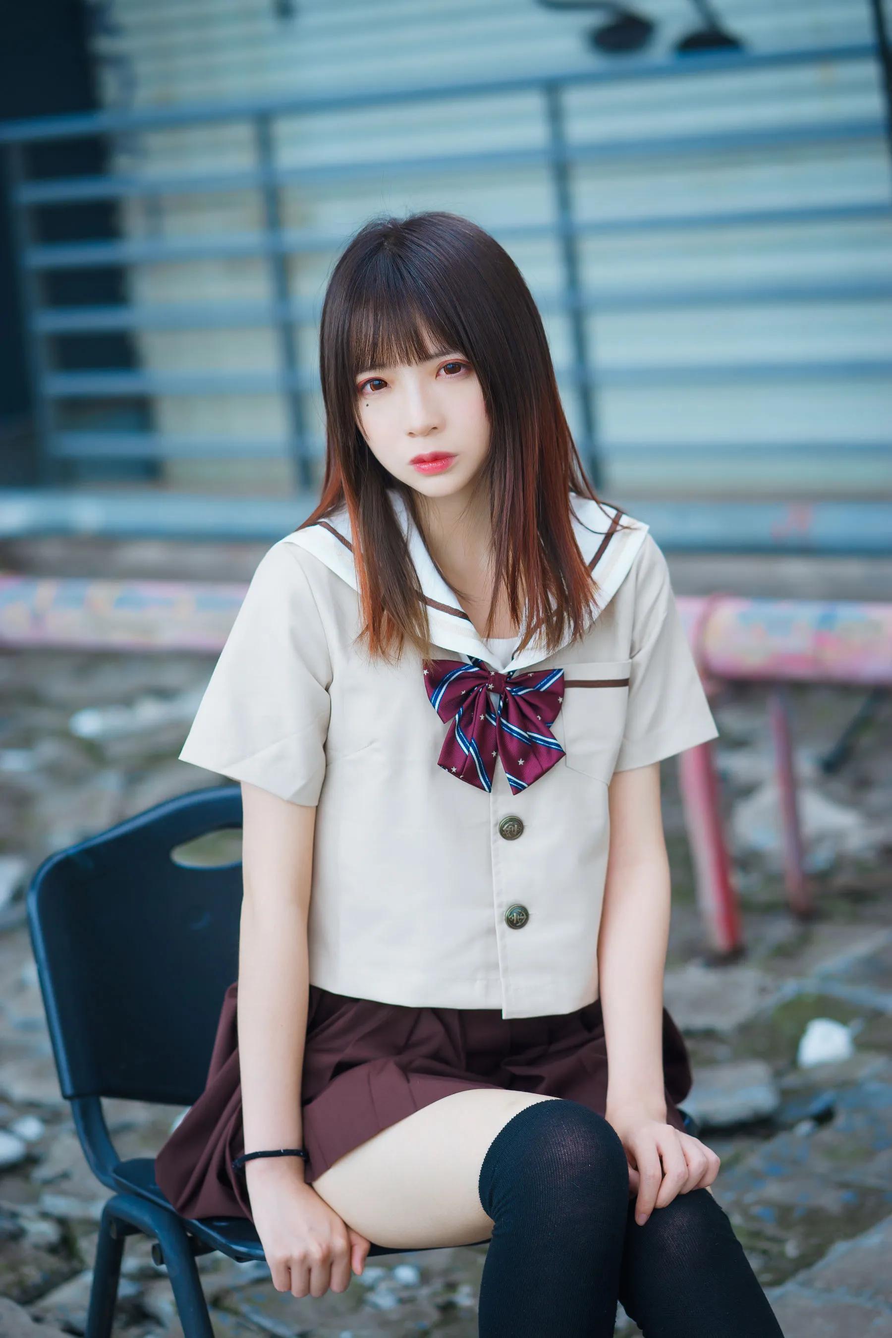 疯猫ss《丝袜狂想曲(伞)》嘿丝美少女图片欣赏-N5次元