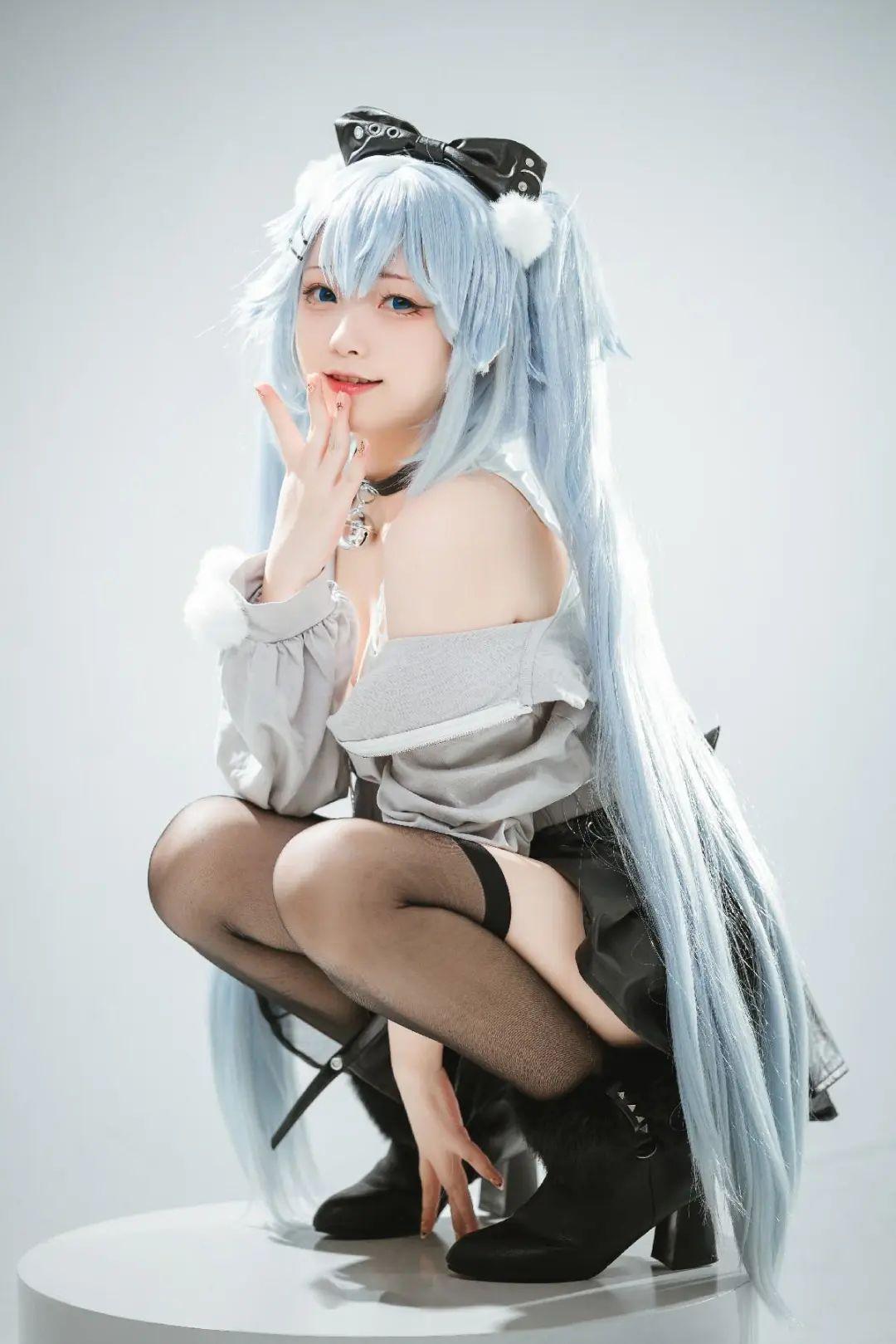 少女前线丨芙洛伦 夜深人静的了呢-N5次元