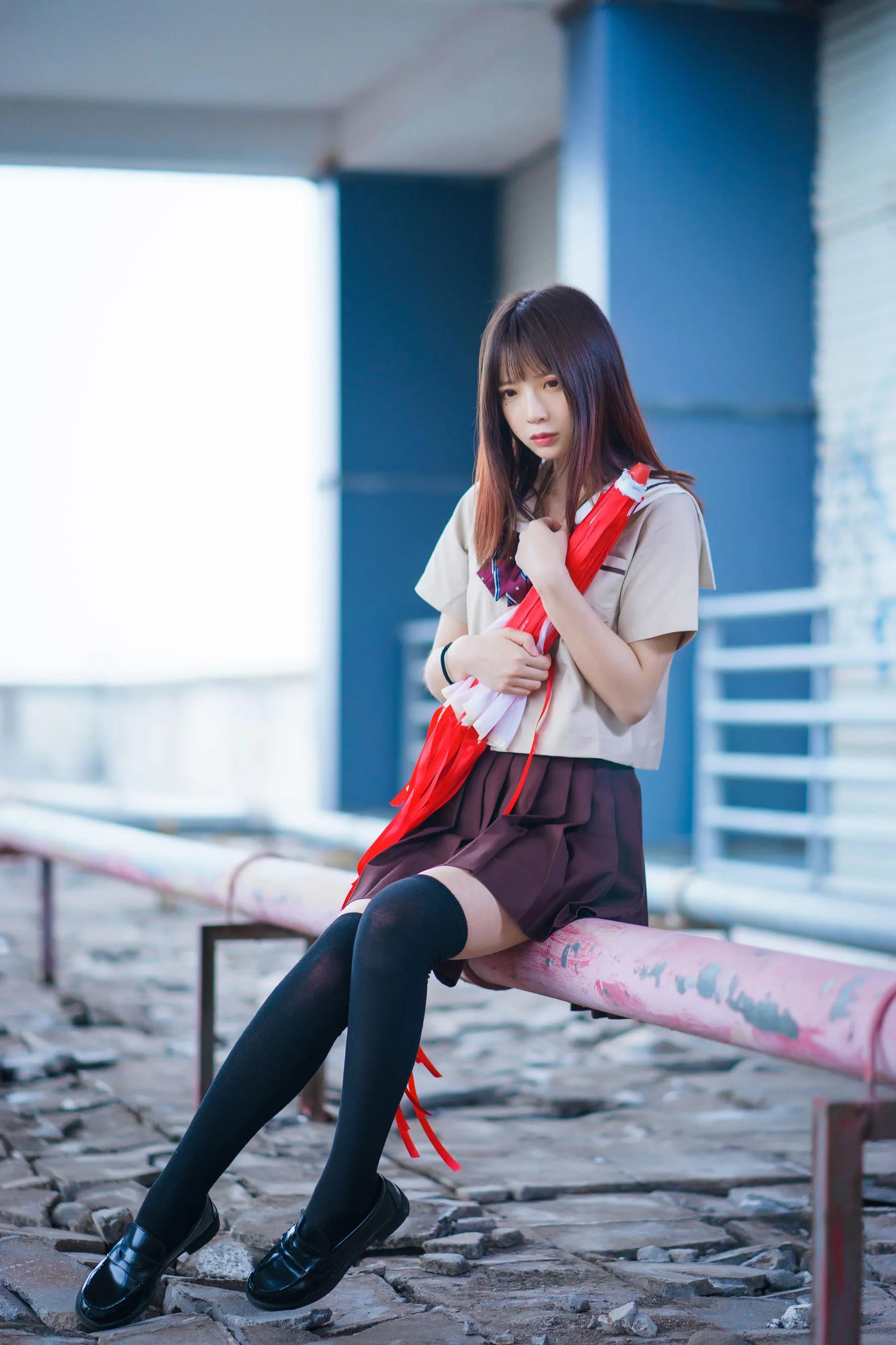 疯猫ss《丝袜狂想曲(伞)》嘿丝美少女图片欣赏-N5次元