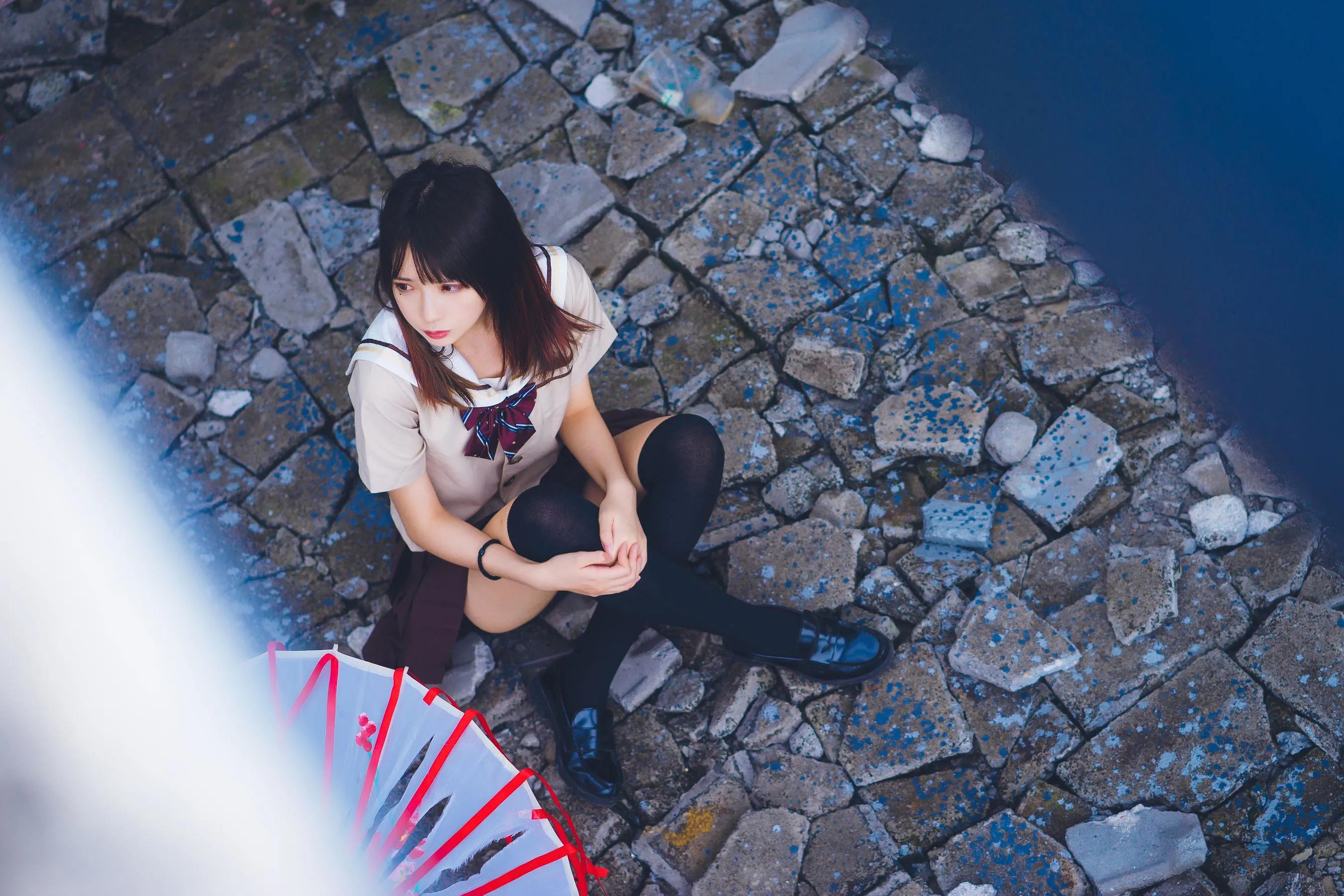 疯猫ss《丝袜狂想曲(伞)》嘿丝美少女图片欣赏-N5次元